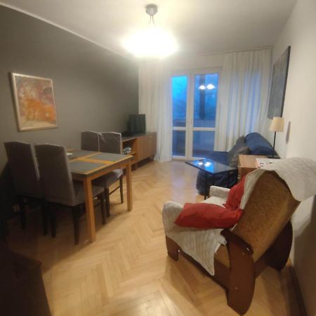 U Cioci Lutki Urocze Mieszkanie Z Balkonem Krakau Buitenkant foto