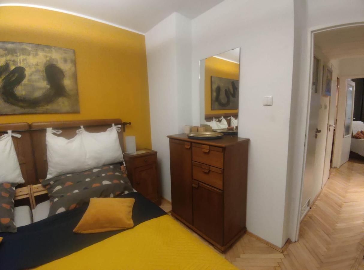 U Cioci Lutki Urocze Mieszkanie Z Balkonem Krakau Buitenkant foto