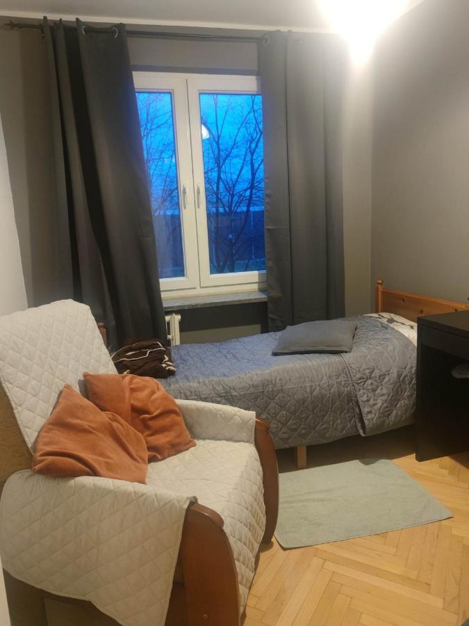 U Cioci Lutki Urocze Mieszkanie Z Balkonem Krakau Buitenkant foto